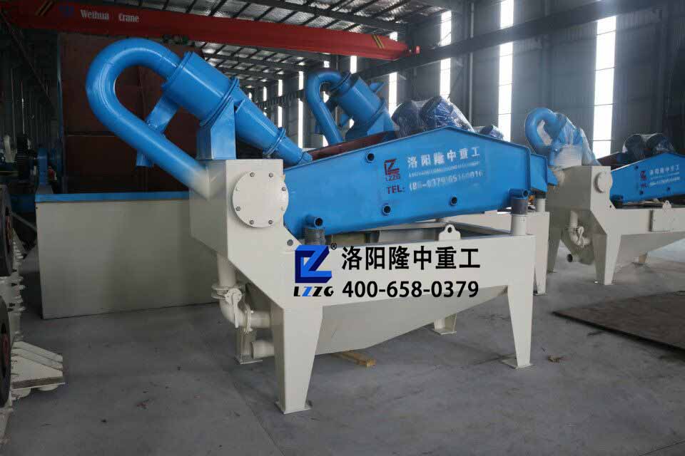 隆中重工廠家發(fā)貨泥沙處理系統(tǒng)（LZ300細(xì)沙回收機+過濾罐+板框壓濾機）往宜興